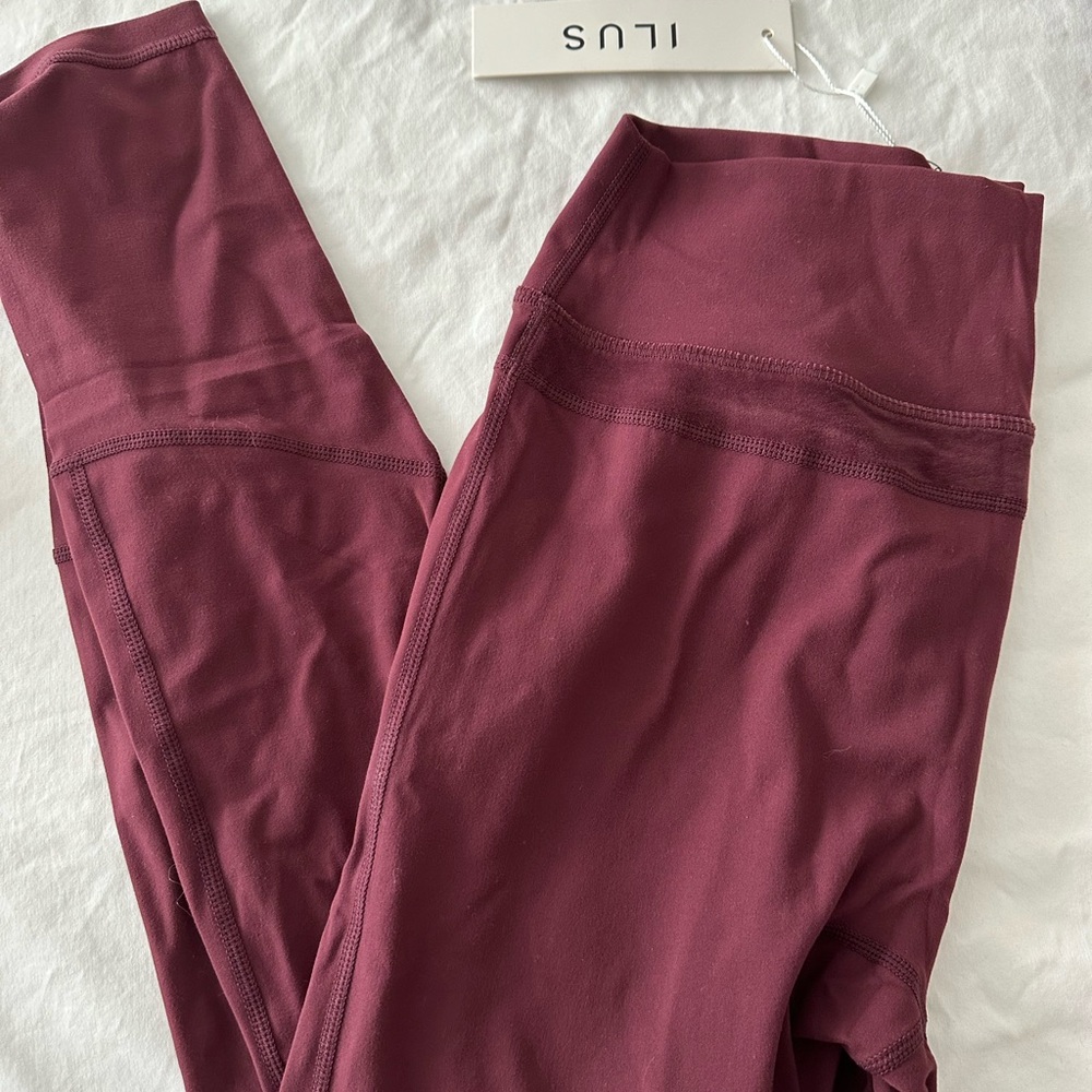 ILUS Burgundy Leggings